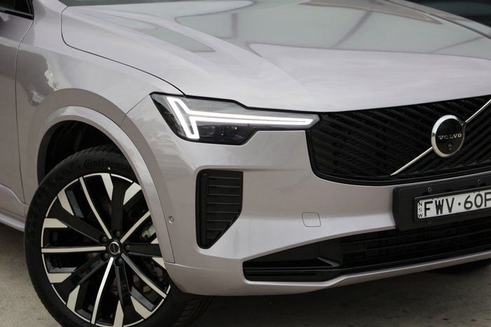 2026 Volvo XC90 Ultra B5 Dark