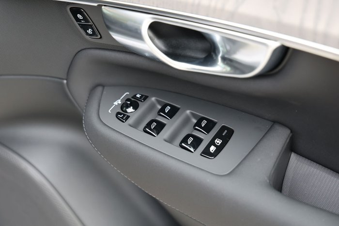 2026 Volvo XC90 Ultra B5 Dark