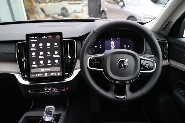 2026 Volvo XC90 Ultra B5 Dark