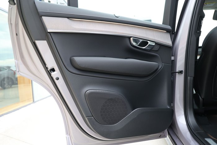 2026 Volvo XC90 Ultra B5 Dark