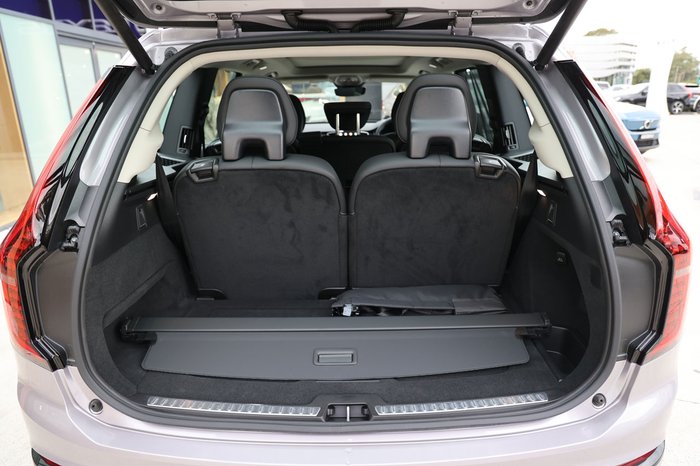 2026 Volvo XC90 Ultra B5 Dark