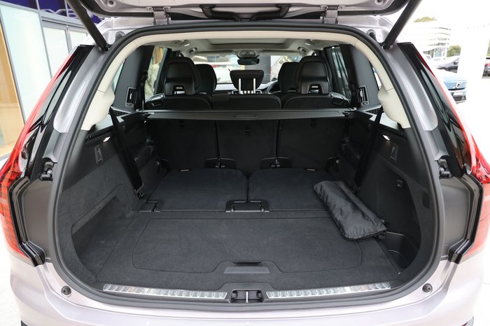 2026 Volvo XC90 Ultra B5 Dark