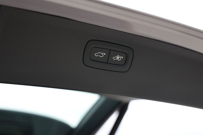 2026 Volvo XC90 Ultra B5 Dark