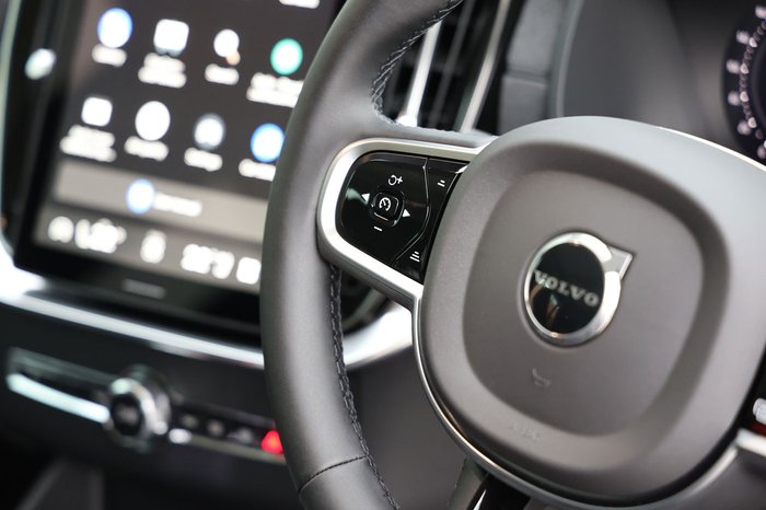 2026 Volvo XC90 Ultra B5 Dark