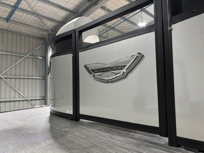2023 BEN 24LX METALLIC SILVER