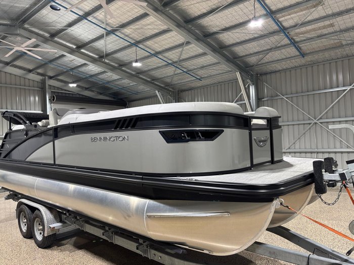 2023 BEN 24LX METALLIC SILVER