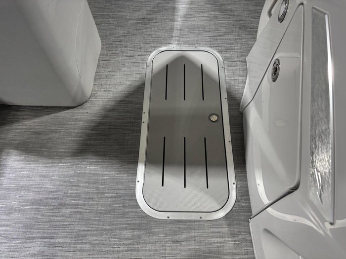 2023 BEN 24LX METALLIC SILVER