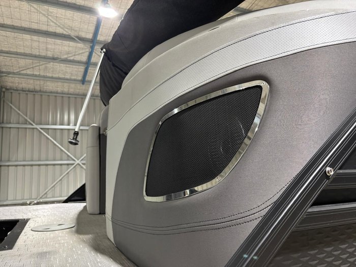 2023 BEN 24LX METALLIC SILVER