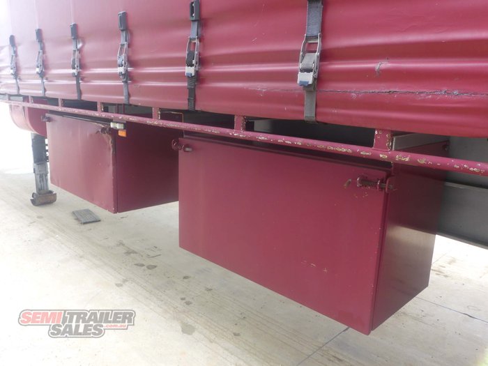 2009 Lusty Tipping Curtainsider B Double Set Grain Chassis Tippers