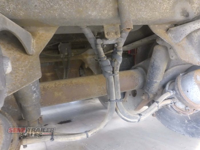 2009 Lusty Tipping Curtainsider B Double Set Grain Chassis Tippers