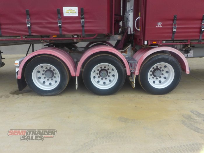 2009 Lusty Tipping Curtainsider B Double Set Grain Chassis Tippers