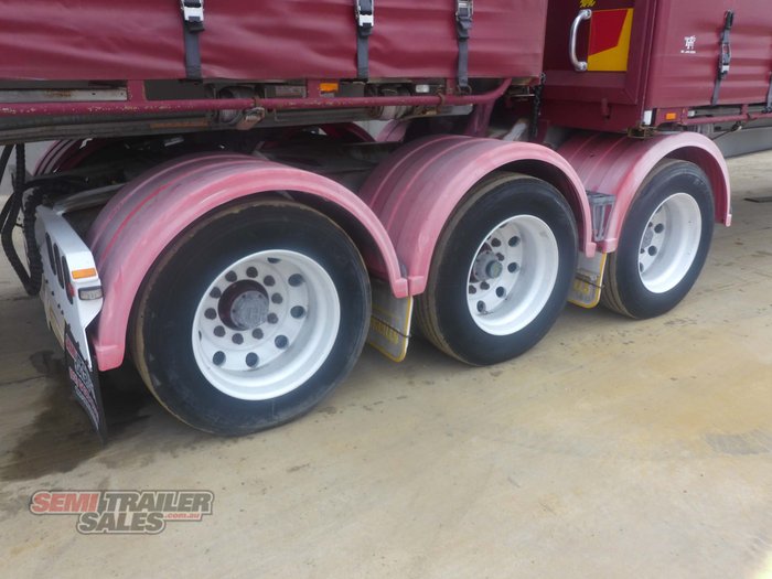 2009 Lusty Tipping Curtainsider B Double Set Grain Chassis Tippers