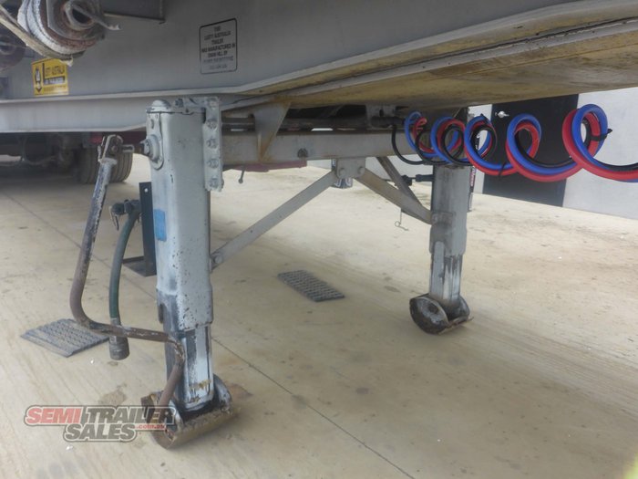 2009 Lusty Tipping Curtainsider B Double Set Grain Chassis Tippers