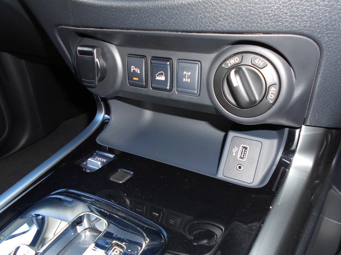 2025 Nissan Navara ST-X