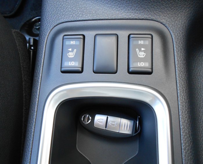 2025 Nissan Navara ST-X