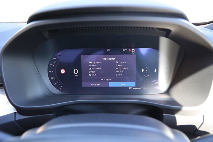 2025 Volvo XC40 Ultra B4 Dark