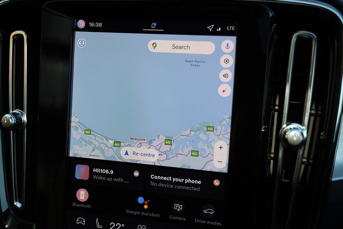 2025 Volvo XC40 Ultra B4 Dark