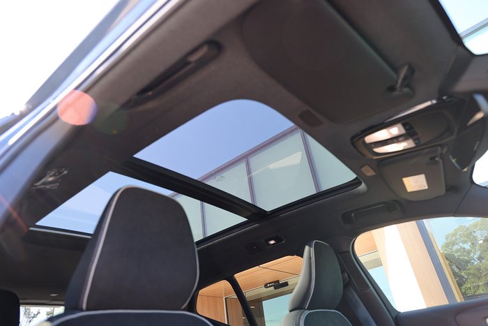 2025 Volvo XC40 Ultra B4 Dark