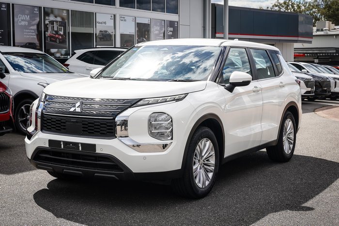 2024 MITSUBISHI OUTLANDER ES 7 SEAT (2WD)