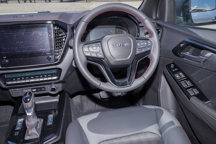 2025 Isuzu D-MAX X-TERRAIN