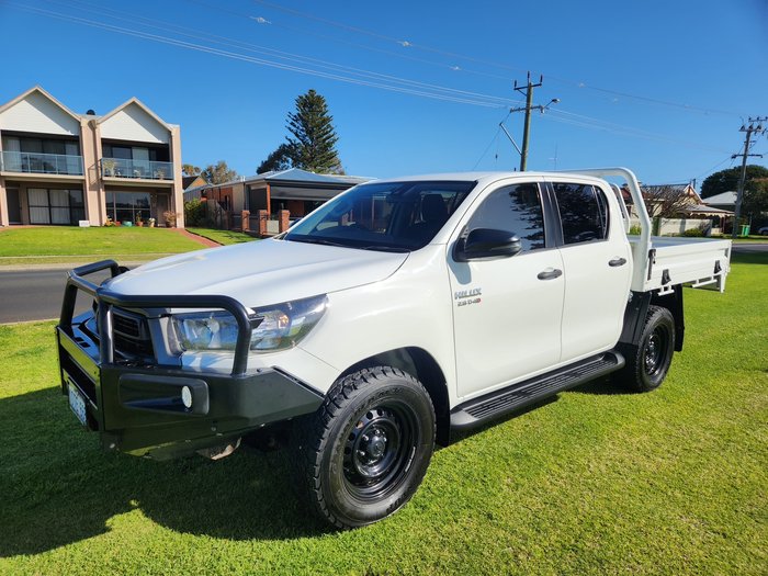 2022 Toyota Hilux SR