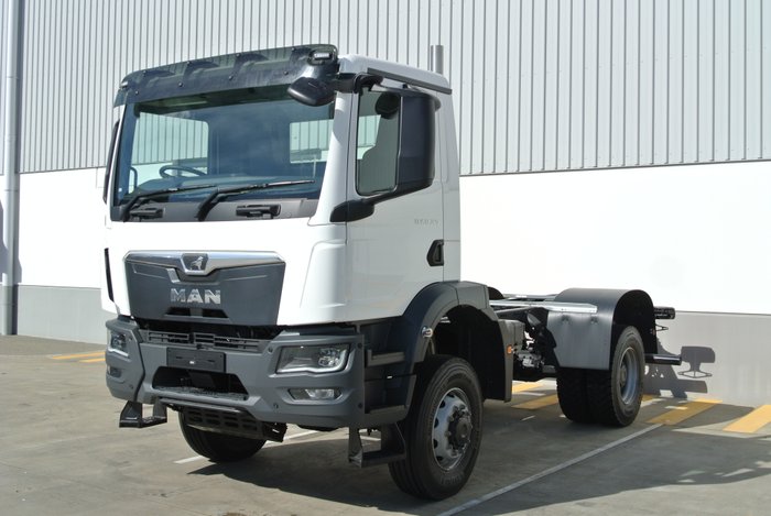 MAN TGM 18.320 4x4 Spreader Spec