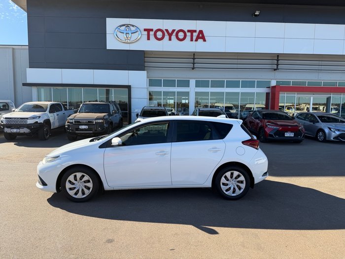 2015 Toyota Corolla ASCENT White
