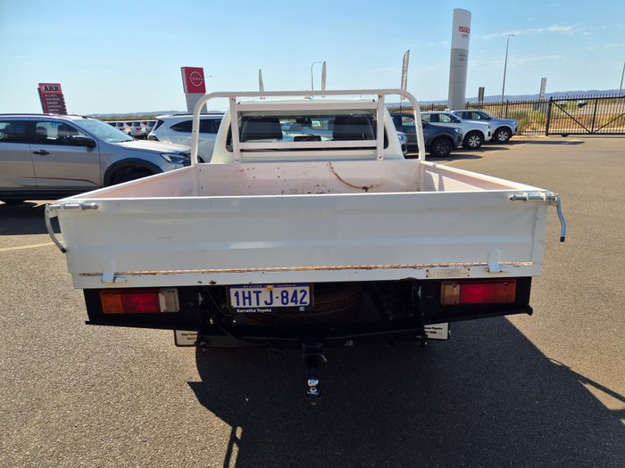 2022 Toyota Hilux SR
