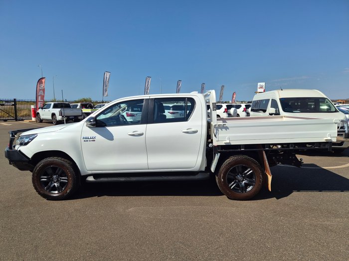 2022 Toyota Hilux SR