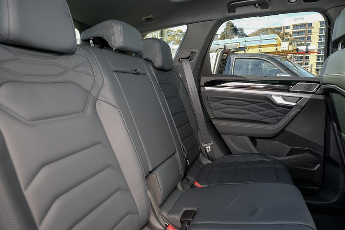 2025 Volkswagen Touareg 210TDI R-Line