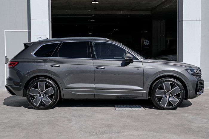 2025 Volkswagen Touareg 210TDI R-Line