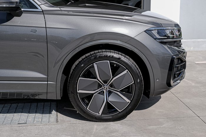 2025 Volkswagen Touareg 210TDI R-Line