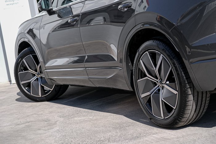 2025 Volkswagen Touareg 210TDI R-Line