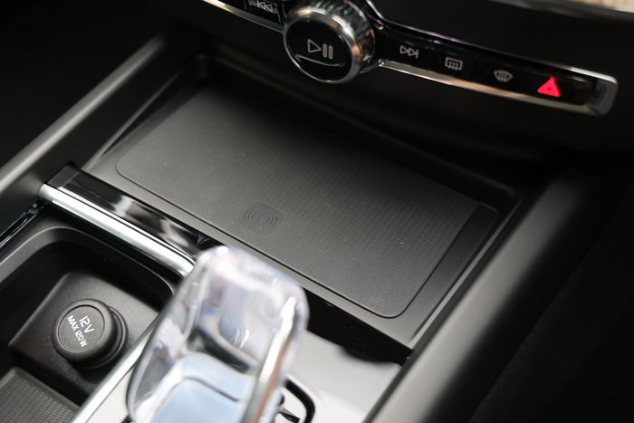 2025 Volvo XC60 Plus B5 Bright