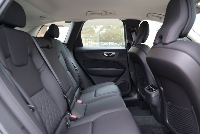 2025 Volvo XC60 Plus B5 Bright