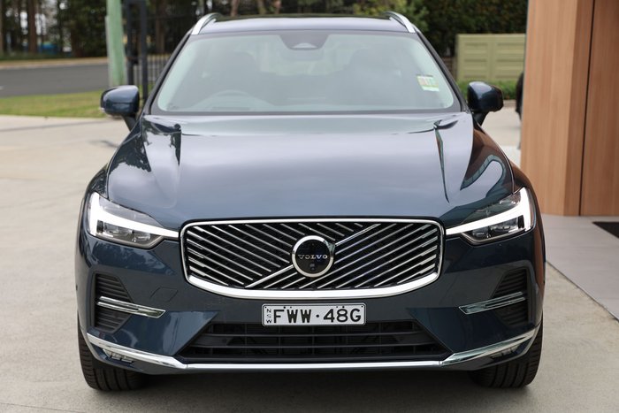 2025 Volvo XC60 Plus B5 Bright