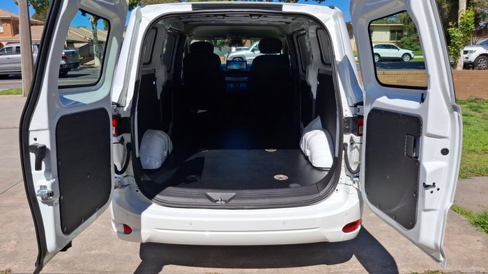 2025 LDV G10+ DIESEL AUTO BAR WHITE