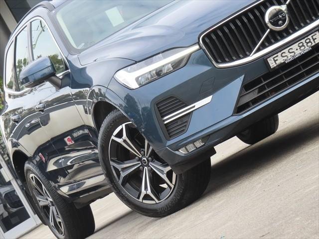 2022 Volvo XC60 B5 Momentum