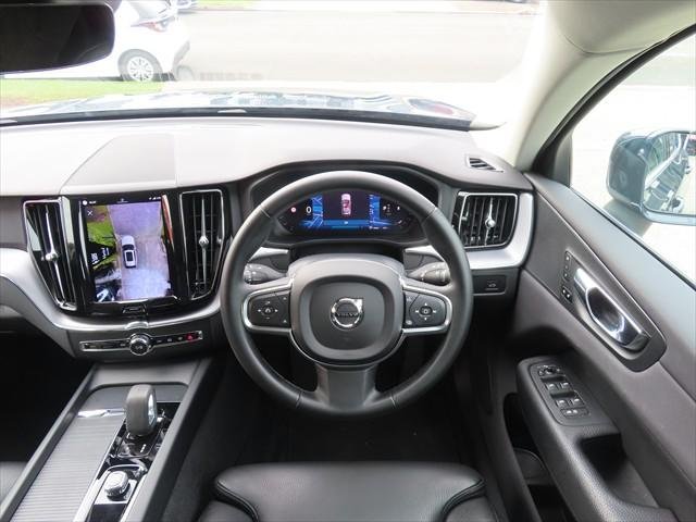 2022 Volvo XC60 B5 Momentum