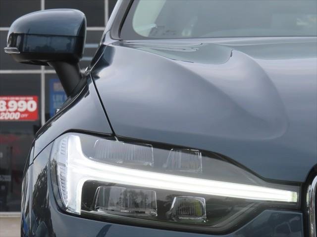 2022 Volvo XC60 B5 Momentum