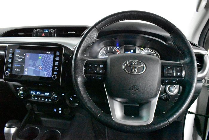 2022 Toyota Hilux SR5