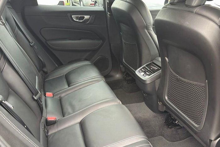 2022 Volvo XC60 Ultimate B6 Dark