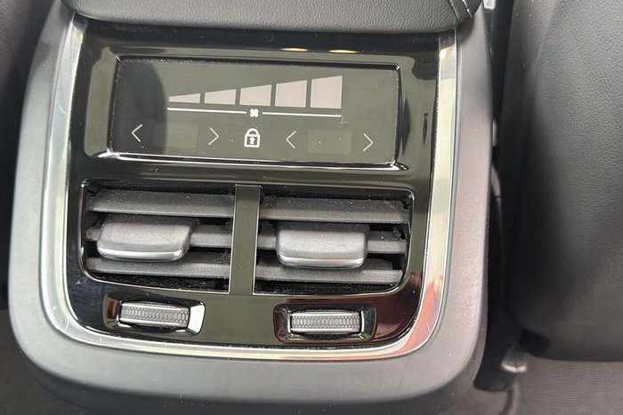 2022 Volvo XC60 Ultimate B6 Dark