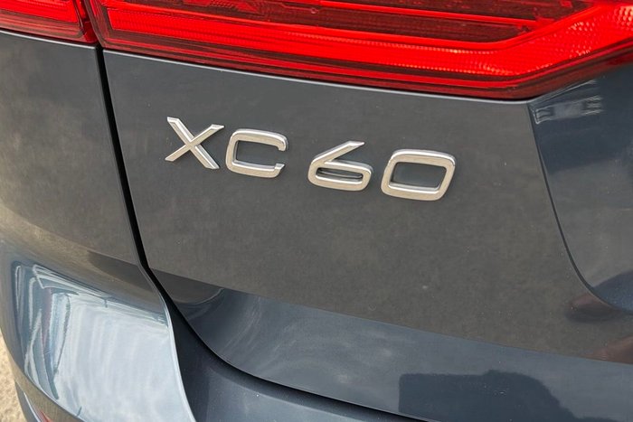 2022 Volvo XC60 Ultimate B6 Dark