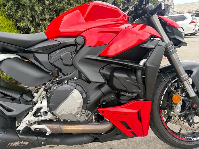 2022 DUCATI STREETFIGHTER V2 Red