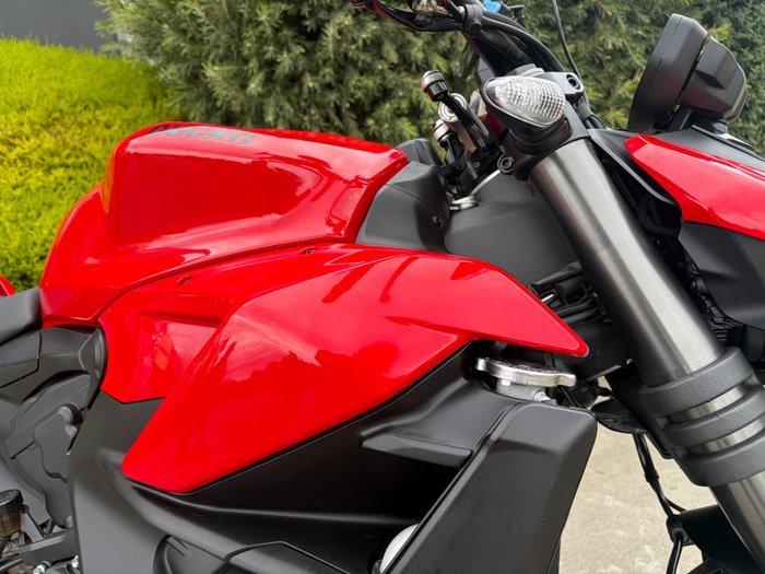 2022 DUCATI STREETFIGHTER V2 Red
