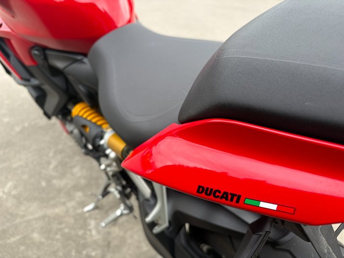 2022 DUCATI STREETFIGHTER V2 Red