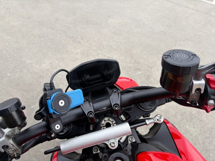 2022 DUCATI STREETFIGHTER V2 Red