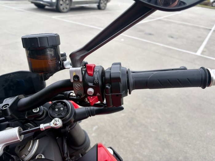 2022 DUCATI STREETFIGHTER V2 Red