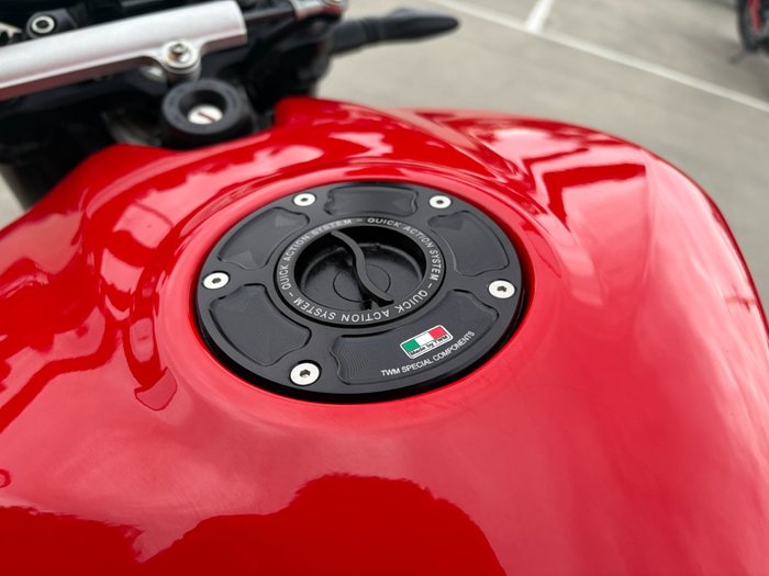 2022 DUCATI STREETFIGHTER V2 Red